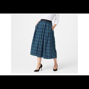 Joan Rivers Navy Plaid Full Pleated Skirt - 1X (#126)